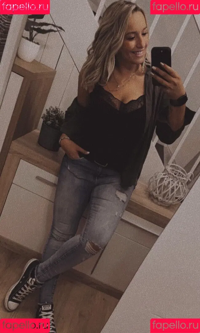 Alinas Landleben Onlyfans Photo Gallery 