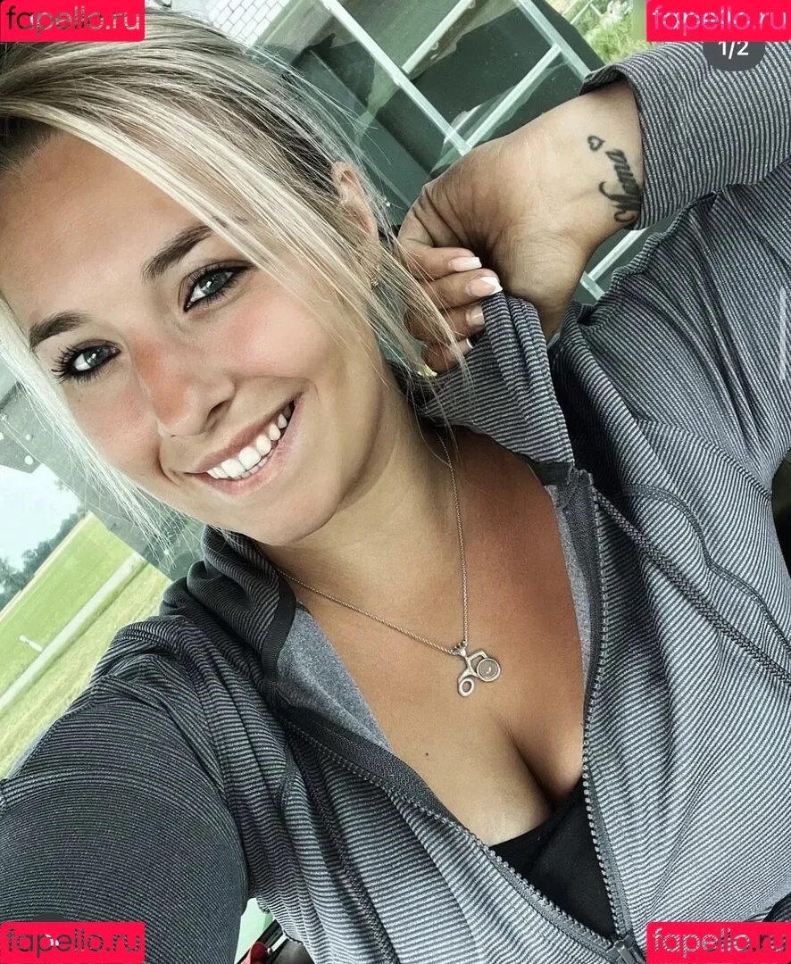 Alinas Landleben Onlyfans Photo Gallery 