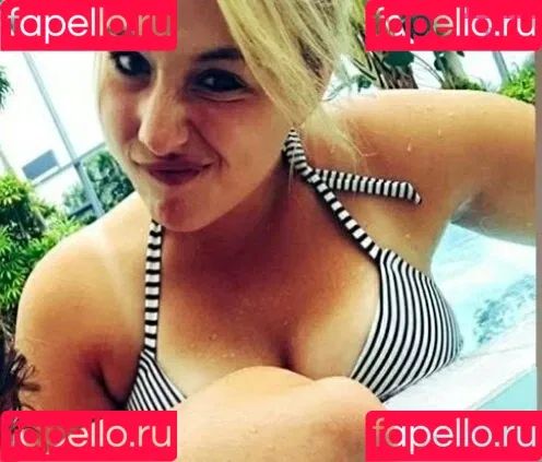 Alinas Landleben Onlyfans Photo Gallery 