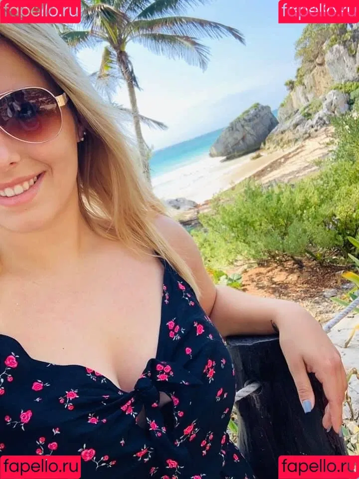Alinas Landleben Onlyfans Photo Gallery 