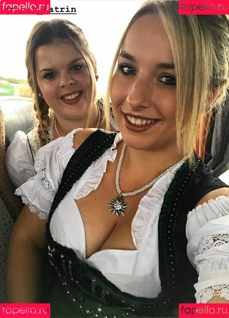 Alinas Landleben Onlyfans Photo Gallery 