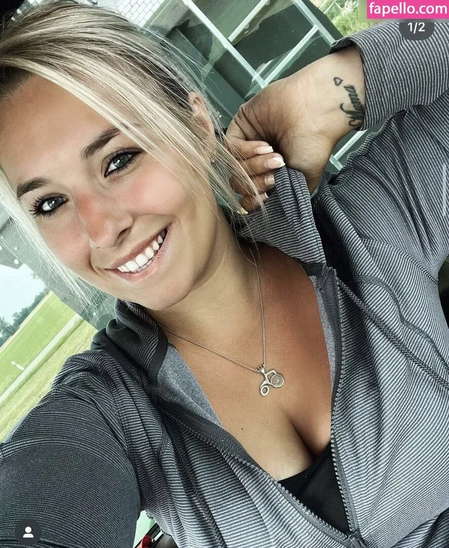 Alinas Landleben Onlyfans Photo Gallery 