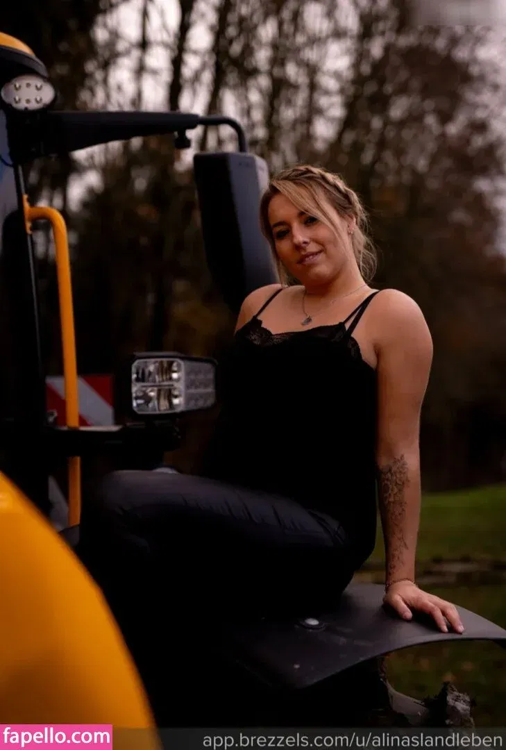 Alinas Landleben Onlyfans Photo Gallery 