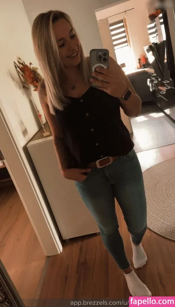 Alinas Landleben Onlyfans Photo Gallery 