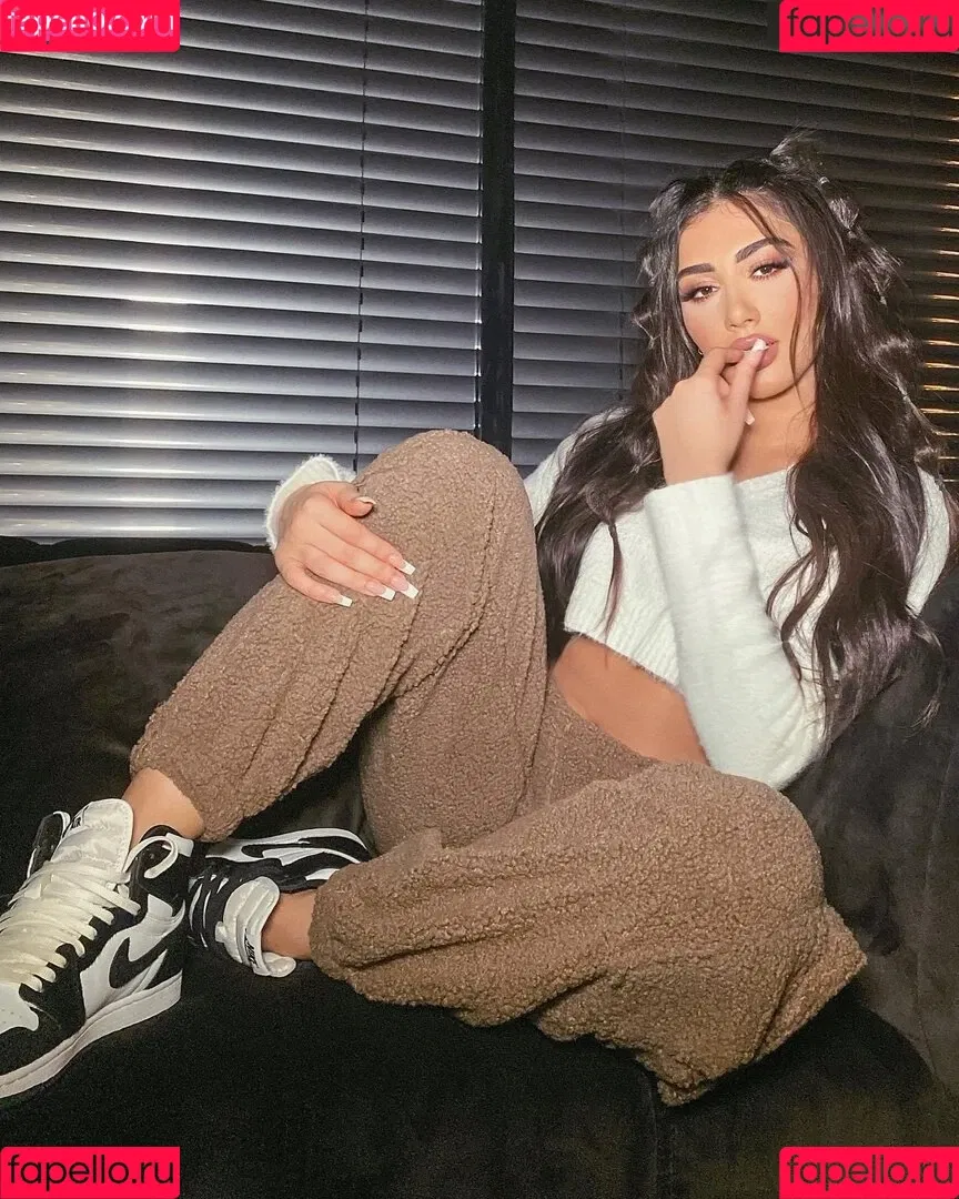 melinda ademi Onlyfans Photo Gallery 
