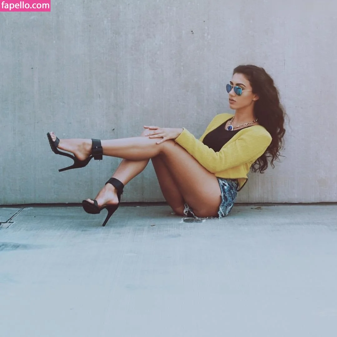 melinda ademi Onlyfans Photo Gallery 