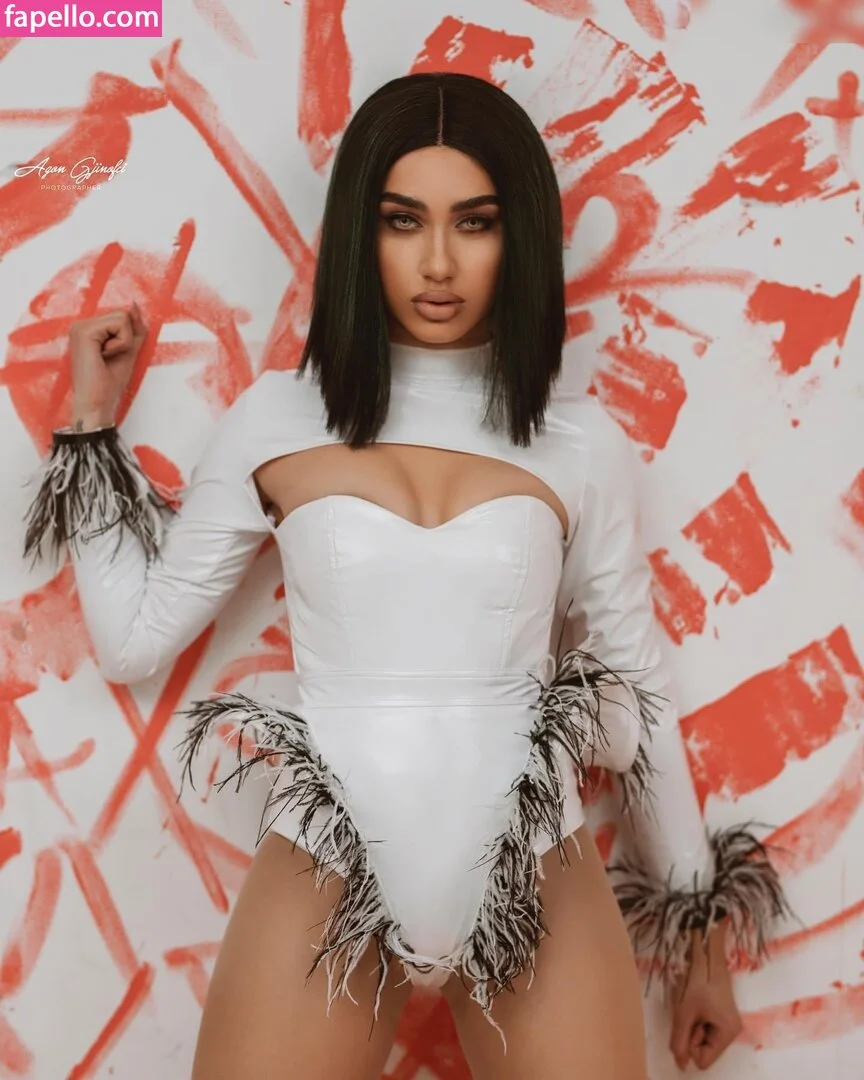 melinda ademi Onlyfans Photo Gallery 