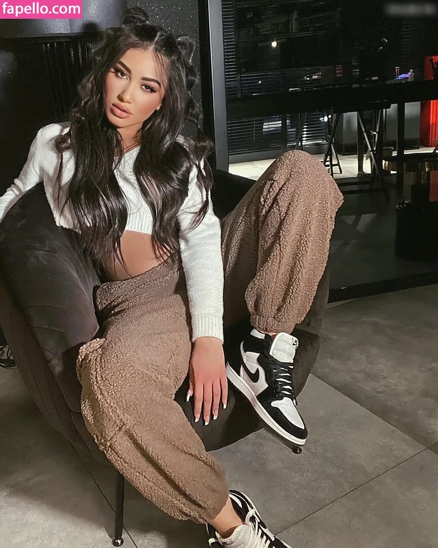 melinda ademi Onlyfans Photo Gallery 