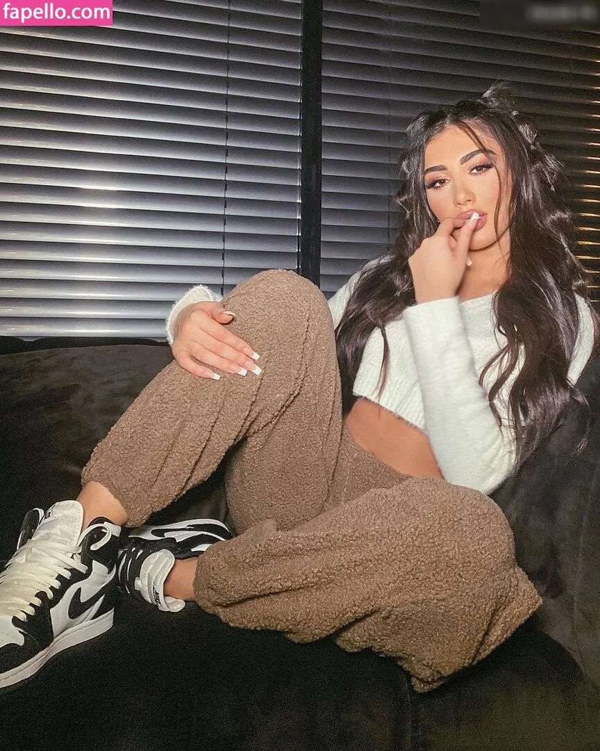 melinda ademi Onlyfans Photo Gallery 