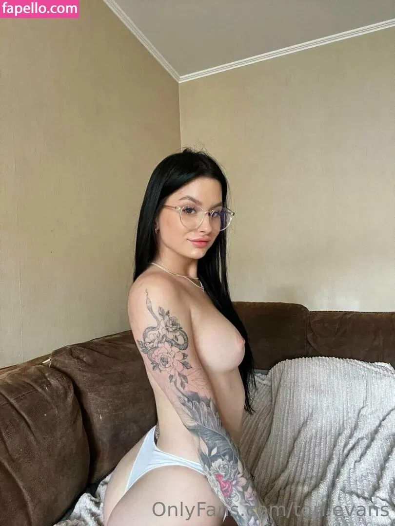 tori.evans Onlyfans Photo Gallery 