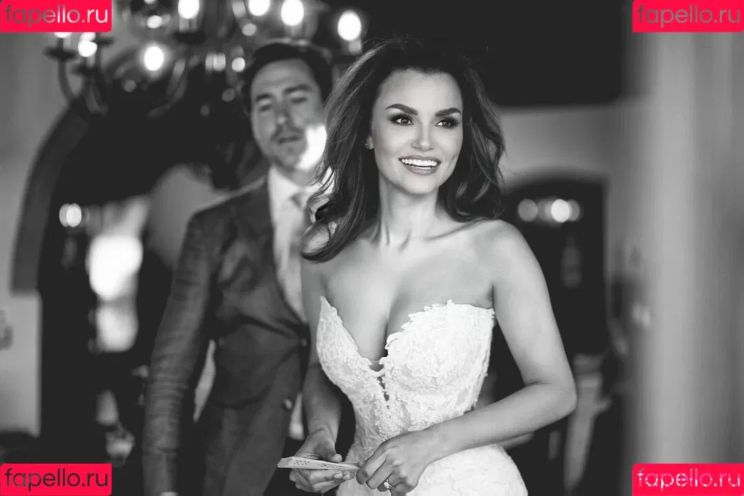 Samantha Barks Onlyfans Photo Gallery 