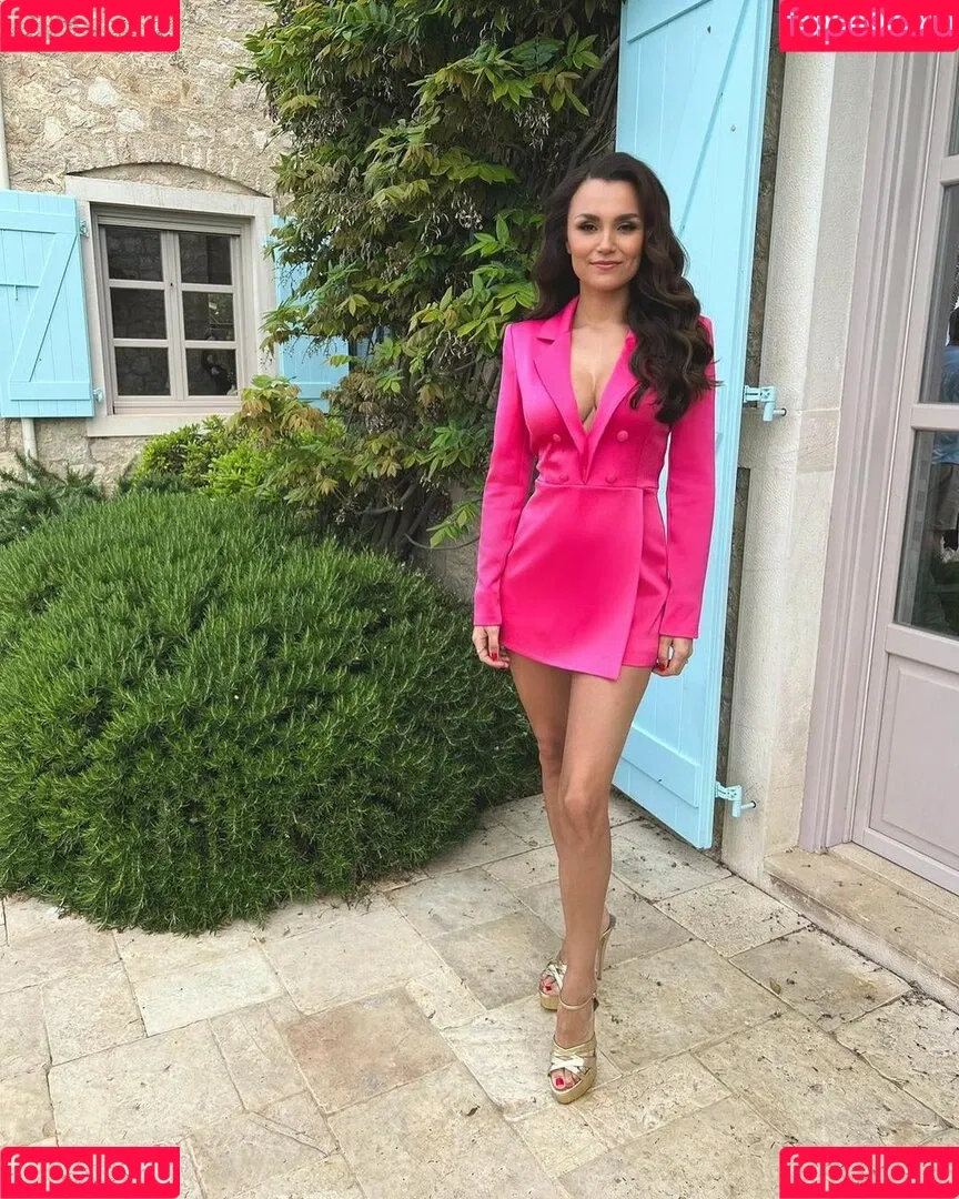 Samantha Barks Onlyfans Photo Gallery 