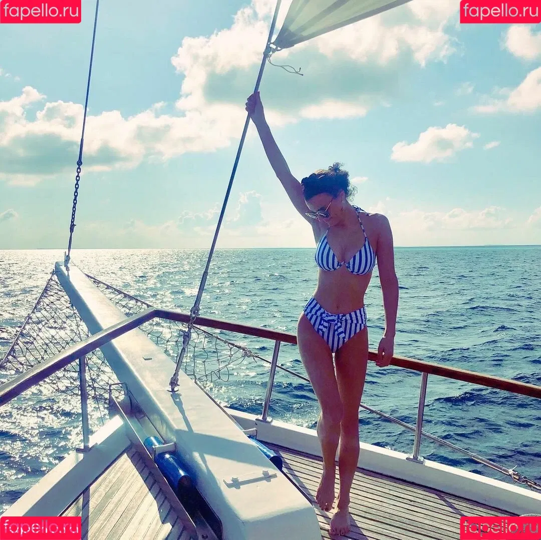 Samantha Barks Onlyfans Photo Gallery 