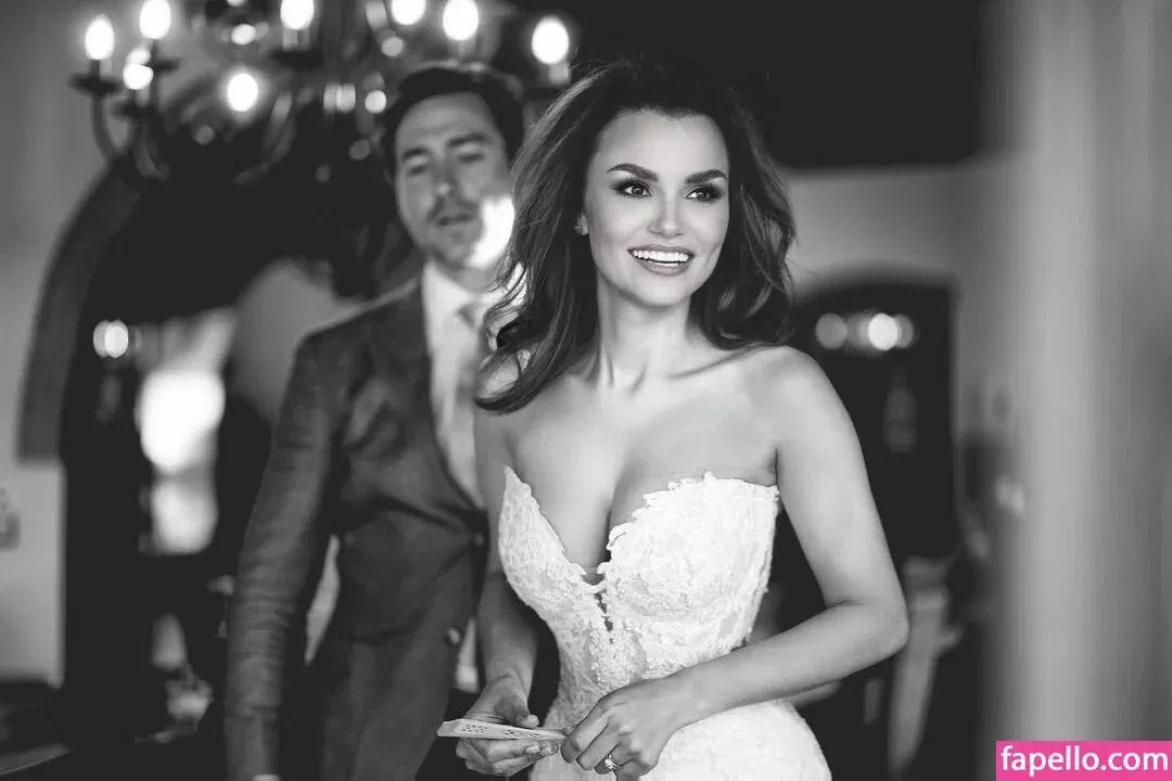 Samantha Barks Onlyfans Photo Gallery 