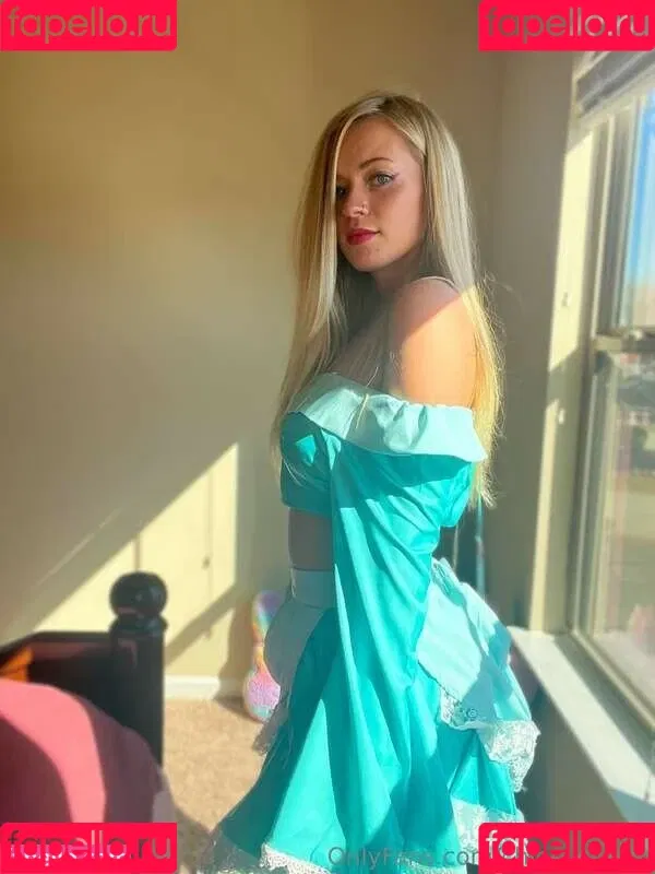 Chloe Cream Onlyfans Photo Gallery 