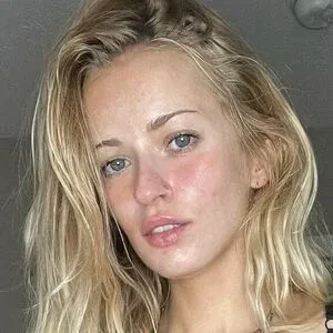 Chloe Cream Onlyfans Photo Gallery 