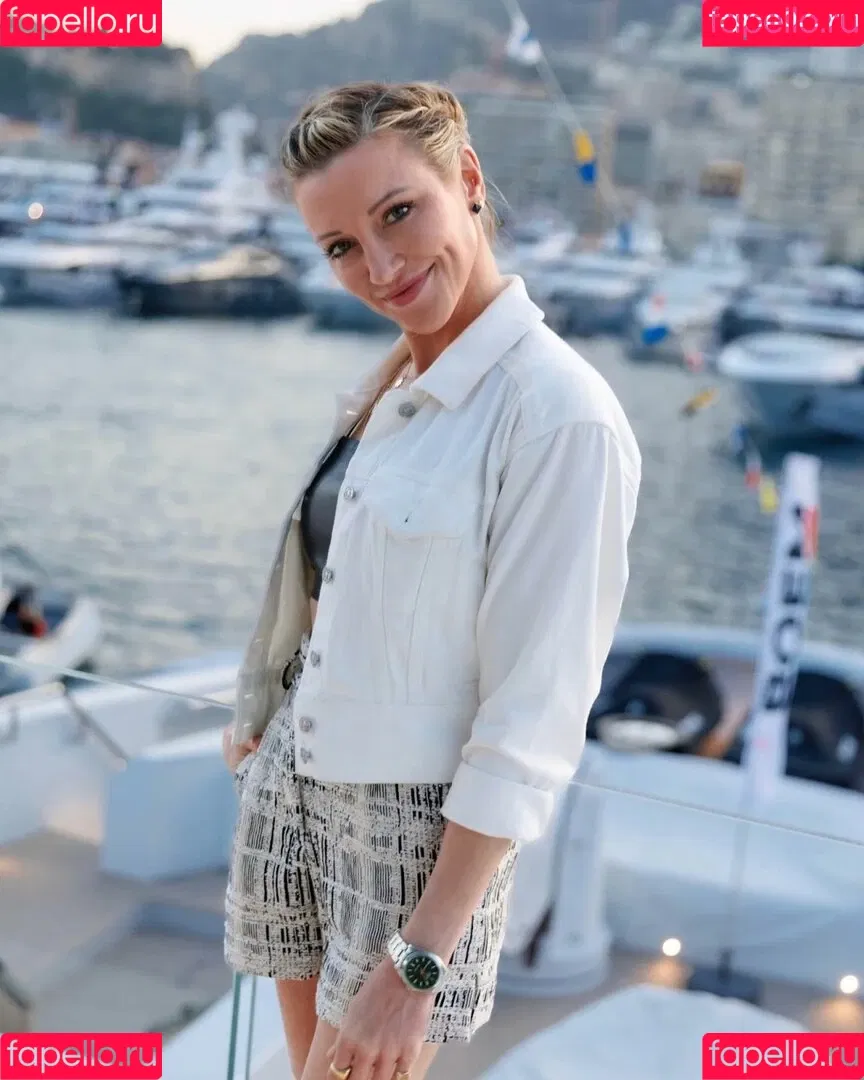 Katie Cassidy Onlyfans Photo Gallery 
