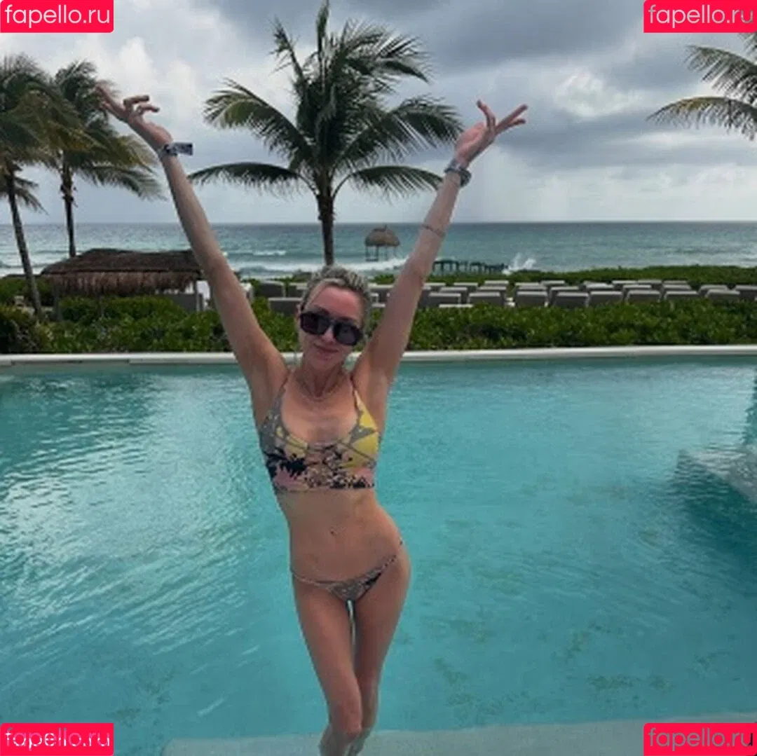 Katie Cassidy Onlyfans Photo Gallery 