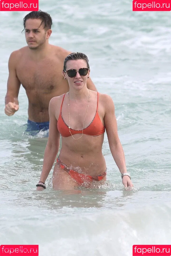 Katie Cassidy Onlyfans Photo Gallery 
