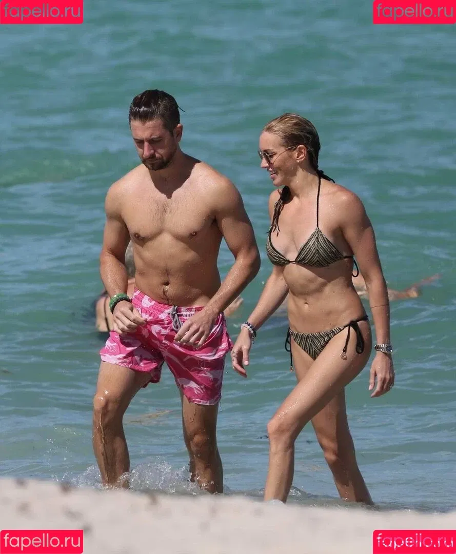 Katie Cassidy Onlyfans Photo Gallery 