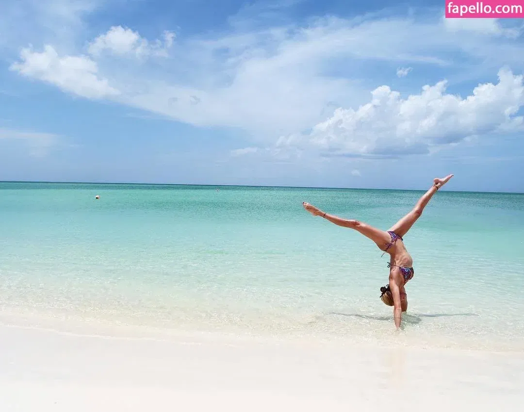 Katie Cassidy Onlyfans Photo Gallery 