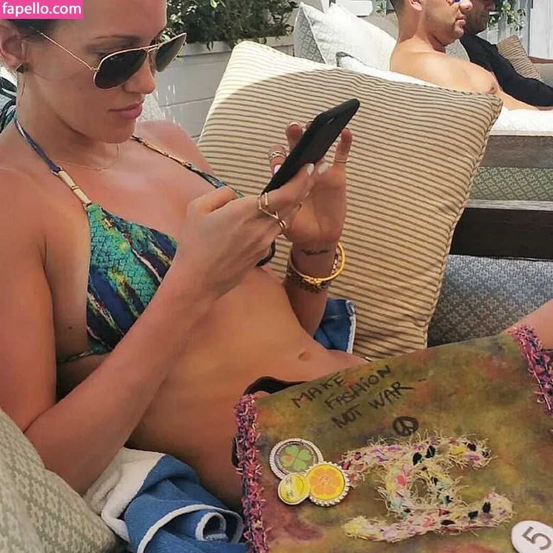 Katie Cassidy Onlyfans Photo Gallery 