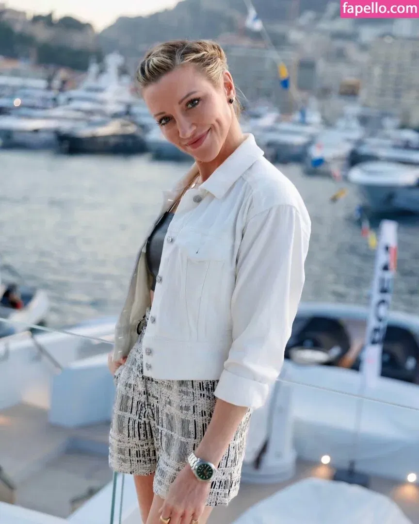 Katie Cassidy Onlyfans Photo Gallery 