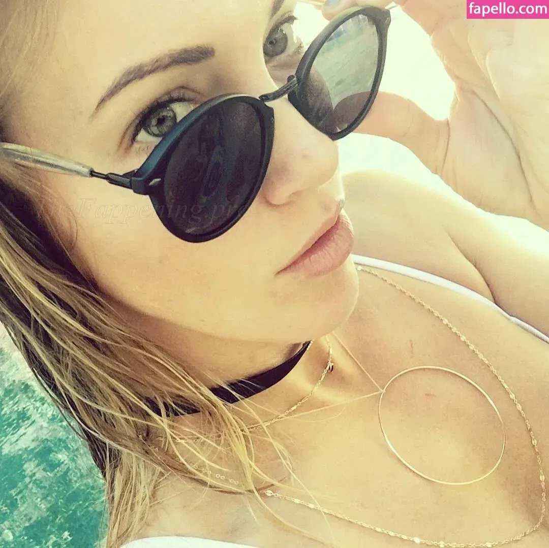 Katie Cassidy Onlyfans Photo Gallery 