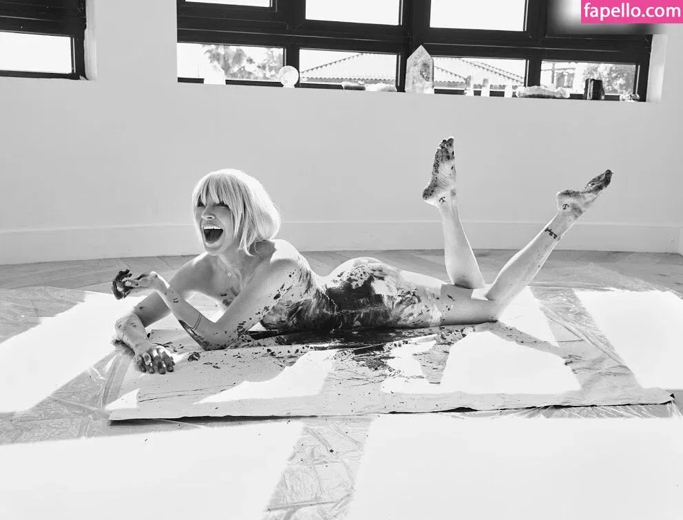 Katie Cassidy Onlyfans Photo Gallery 