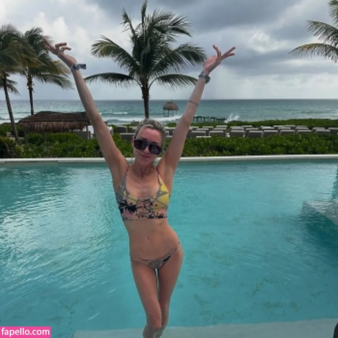 Katie Cassidy Onlyfans Photo Gallery 