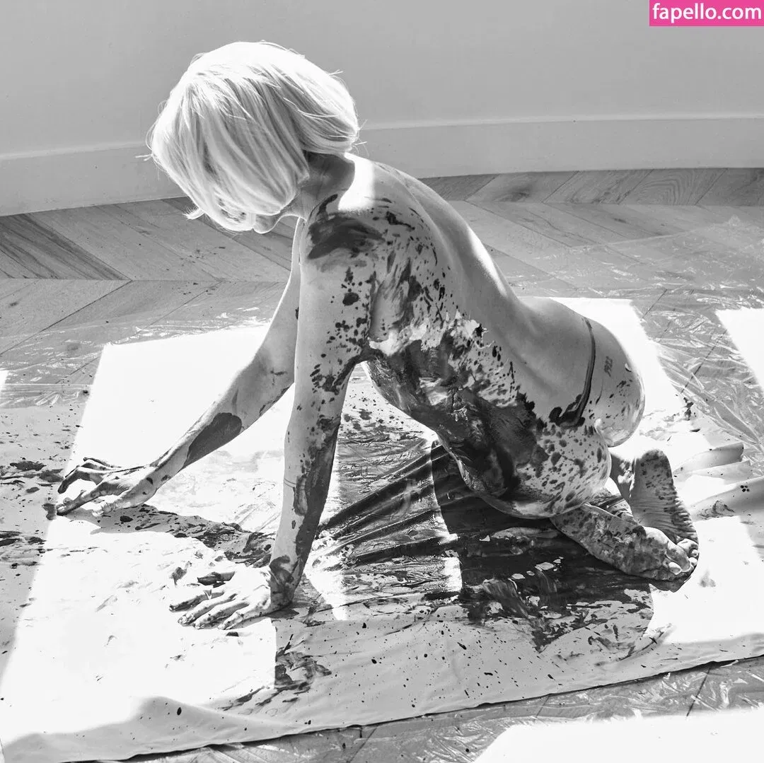 Katie Cassidy Onlyfans Photo Gallery 