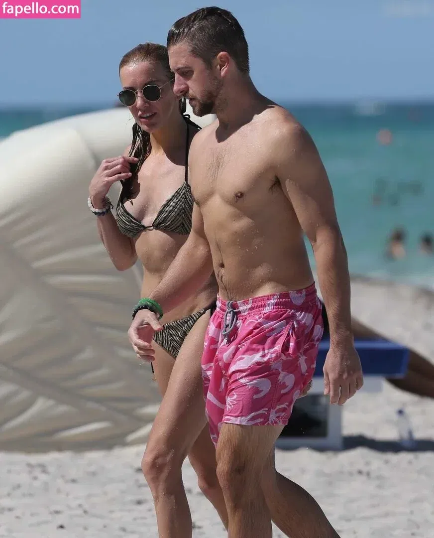 Katie Cassidy Onlyfans Photo Gallery 