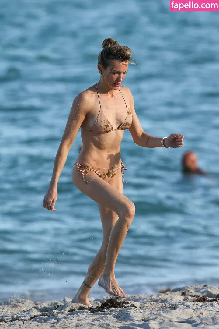 Katie Cassidy Onlyfans Photo Gallery 