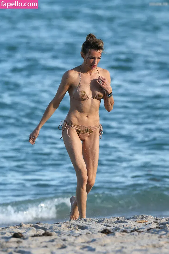 Katie Cassidy Onlyfans Photo Gallery 