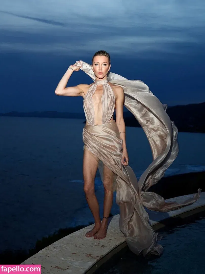 Katie Cassidy Onlyfans Photo Gallery 