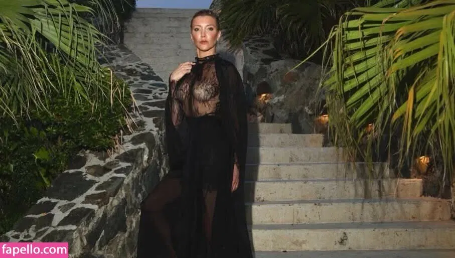 Katie Cassidy Onlyfans Photo Gallery 