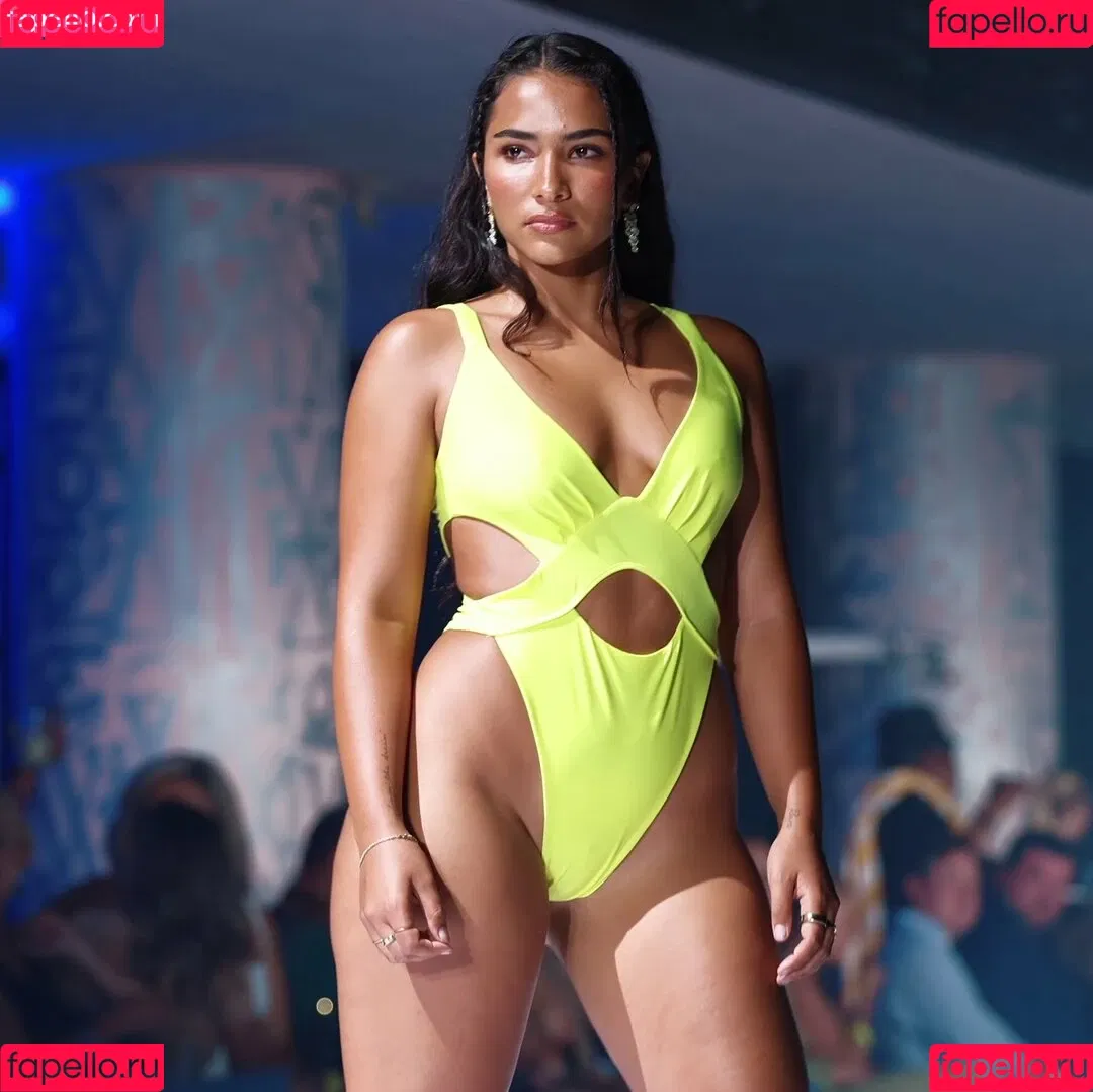 Sienna Mae Gomez Onlyfans Photo Gallery 