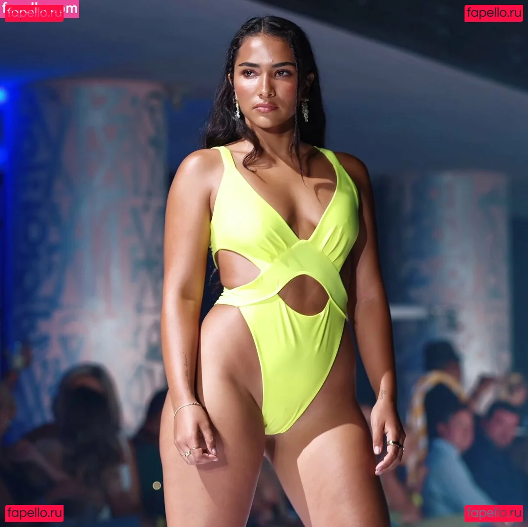 Sienna Mae Gomez Onlyfans Photo Gallery 