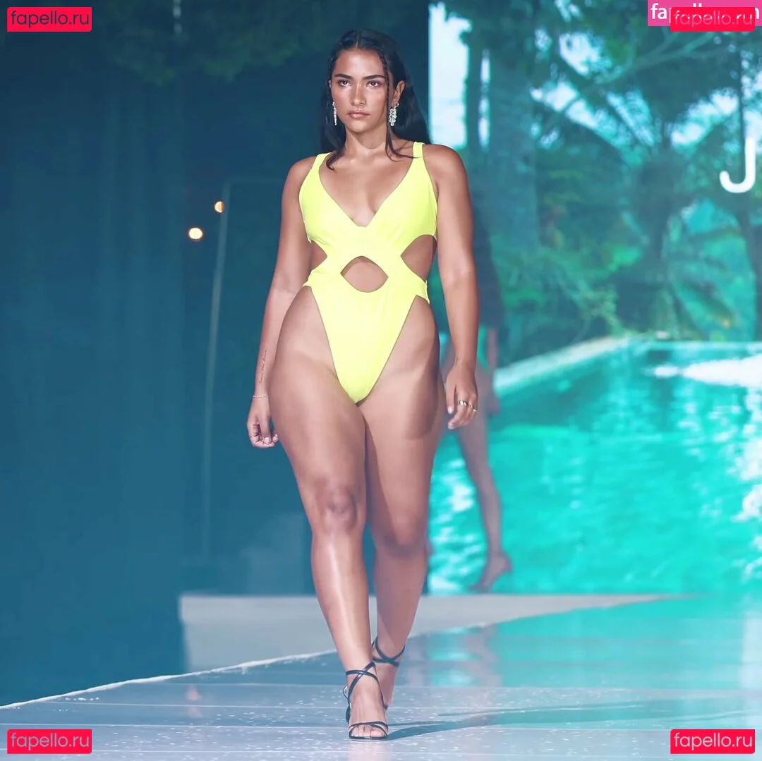 Sienna Mae Gomez Onlyfans Photo Gallery 