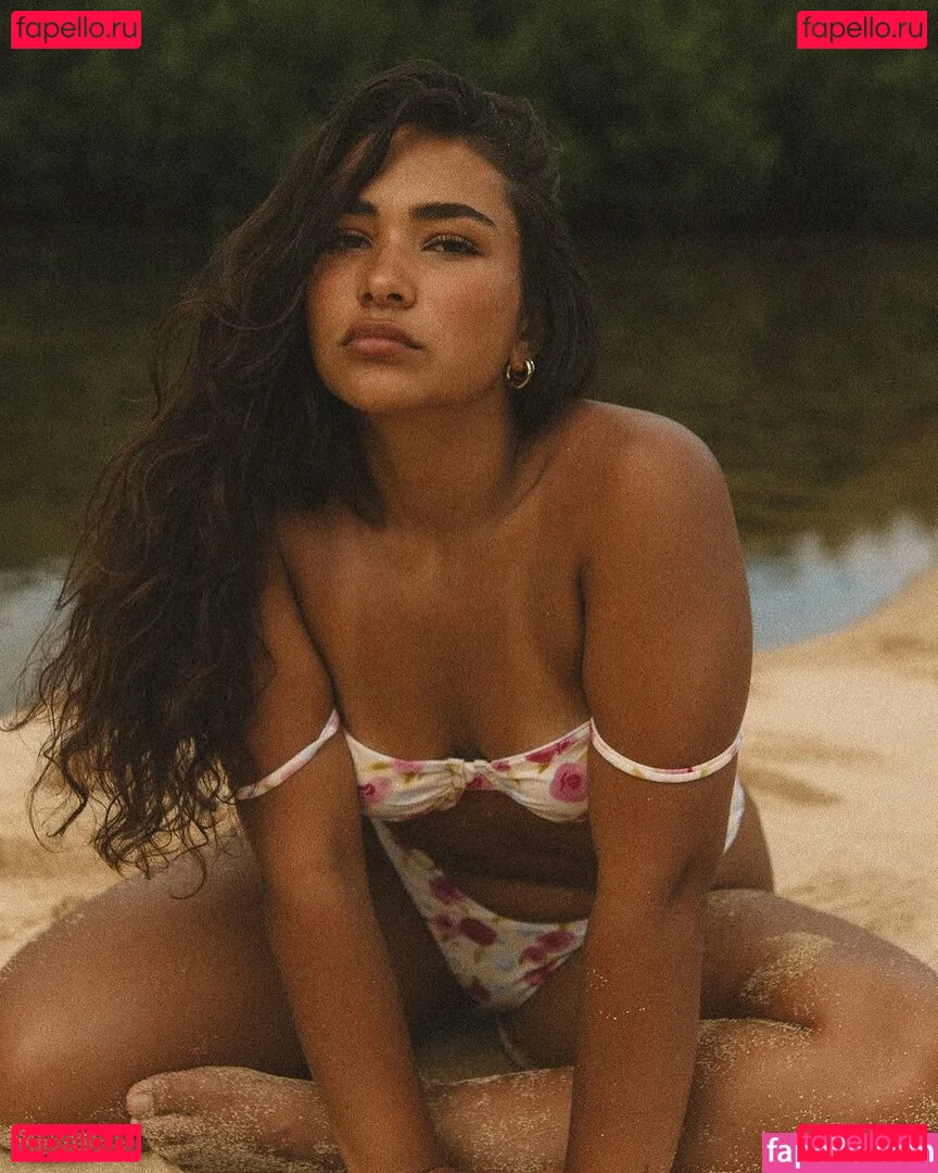 Sienna Mae Gomez Onlyfans Photo Gallery 