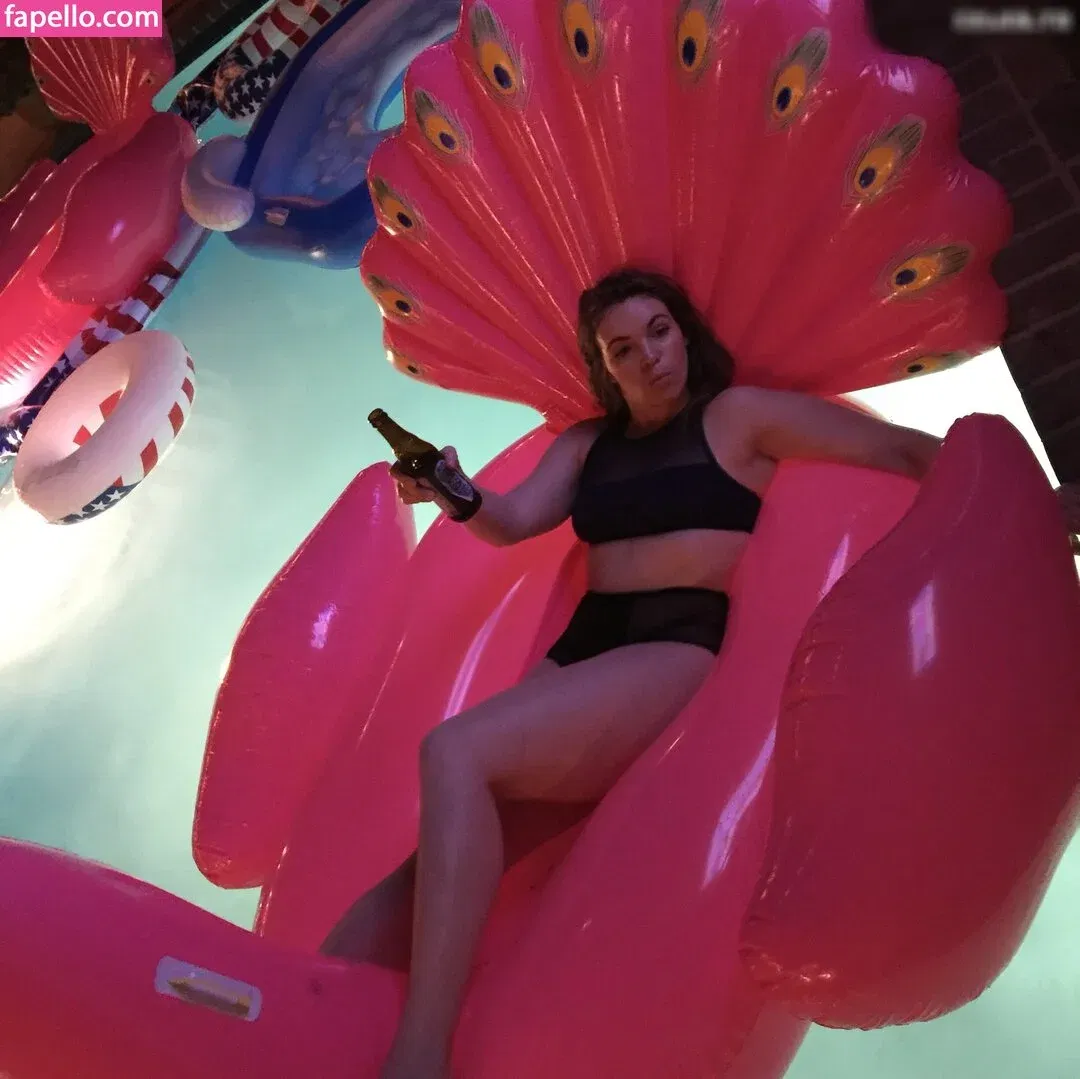 Natasha Leggero Onlyfans Photo Gallery 