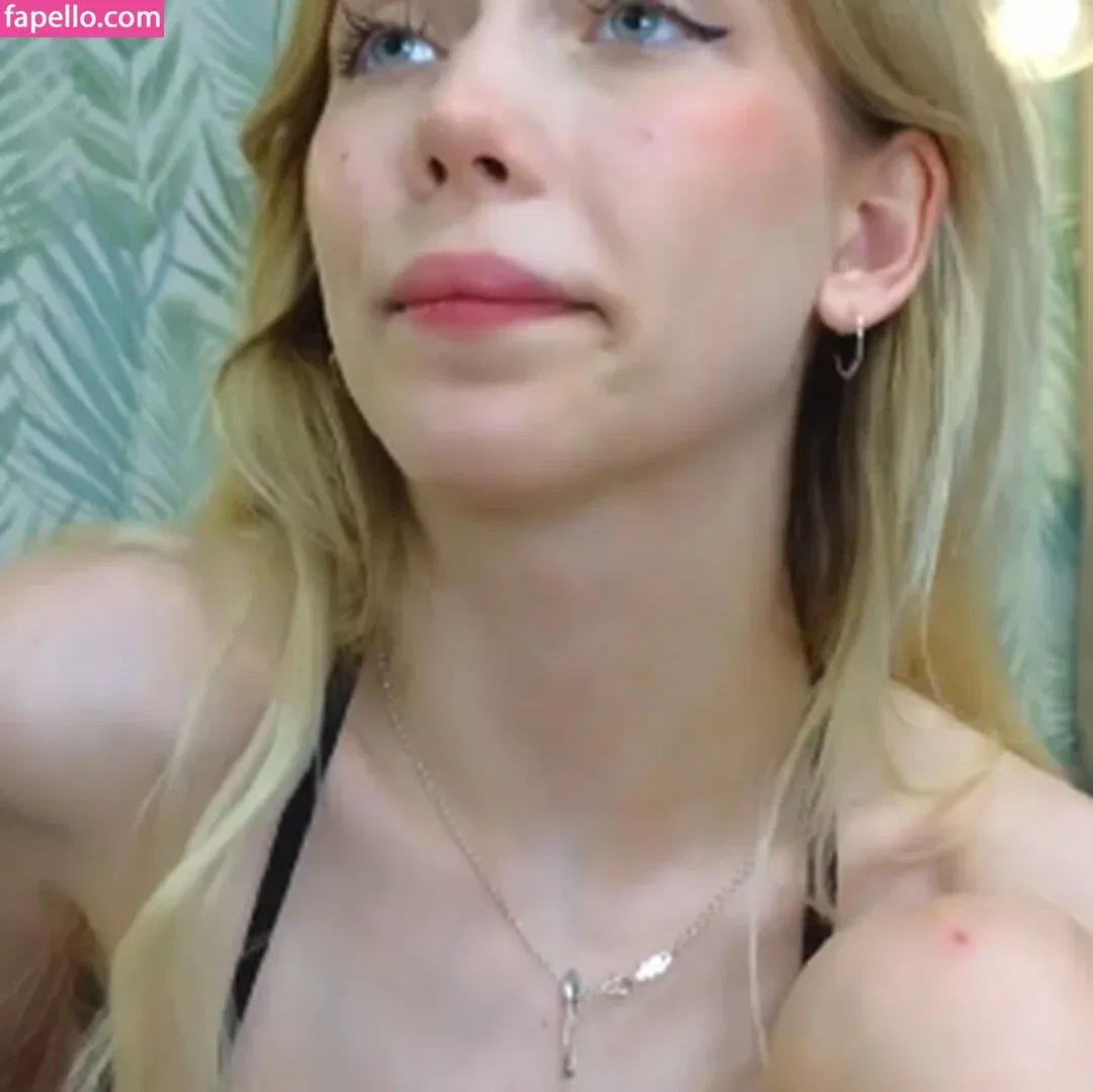 rainauge Onlyfans Photo Gallery 