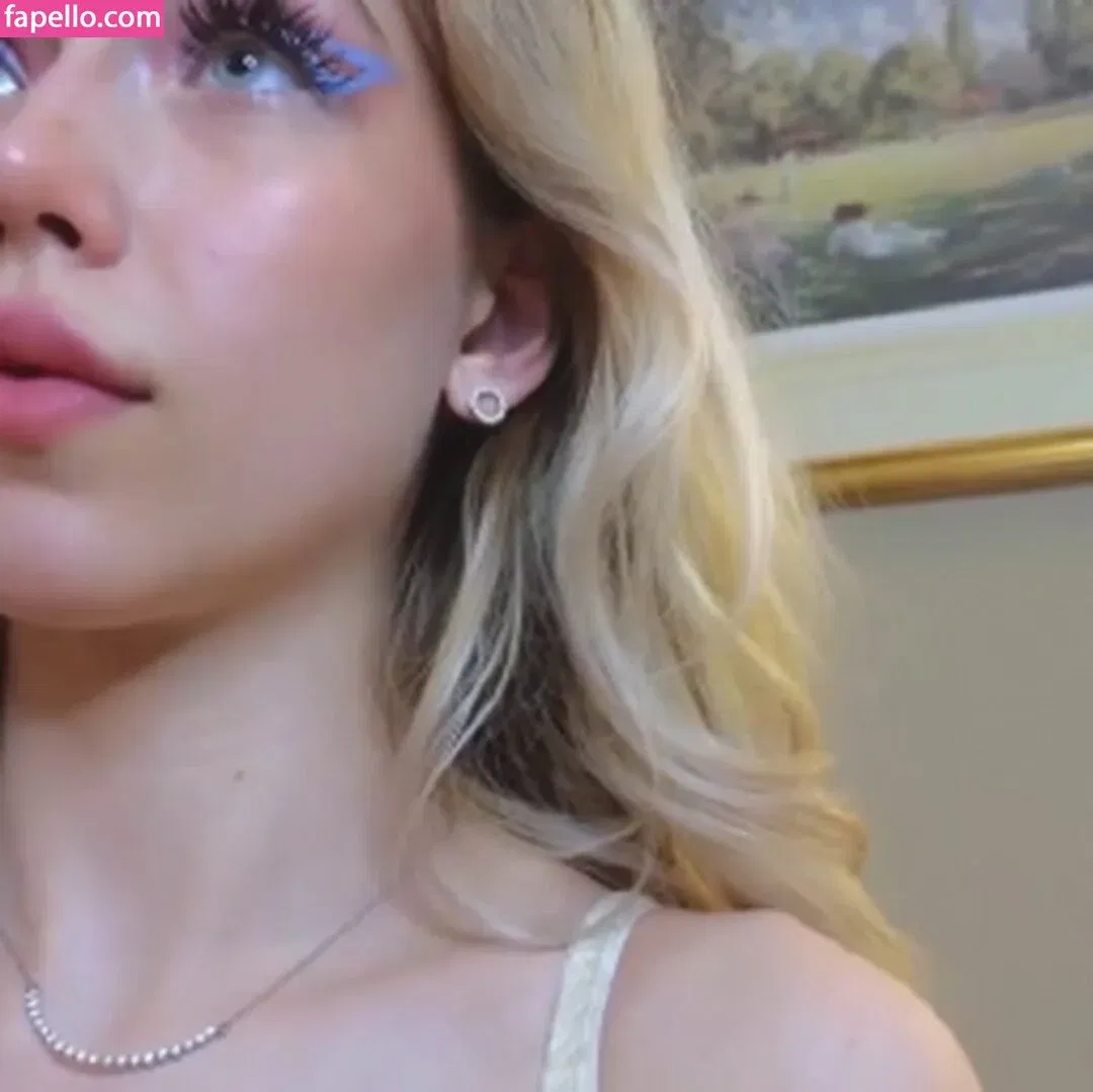 rainauge Onlyfans Photo Gallery 