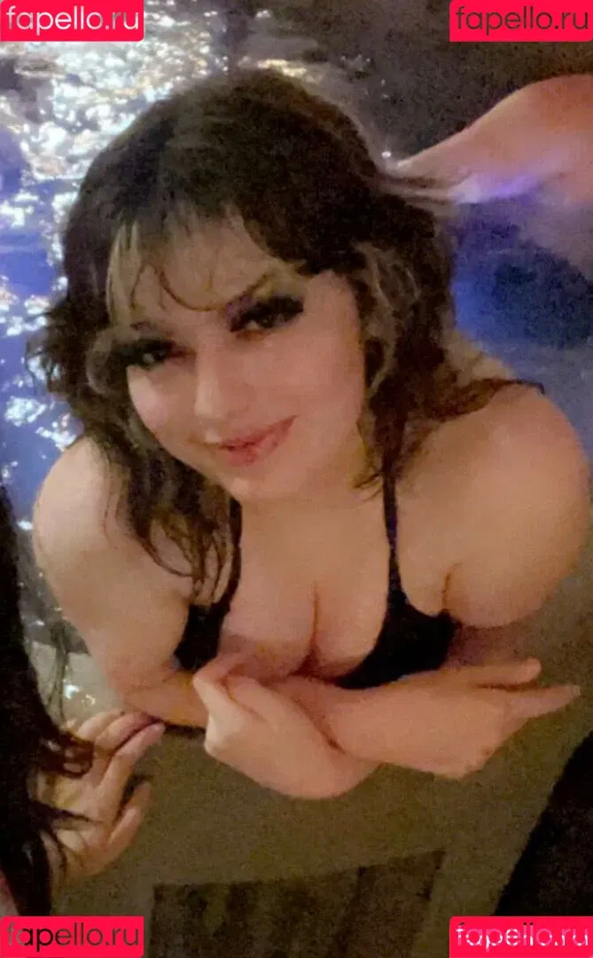 Waluiguigui Onlyfans Photo Gallery 