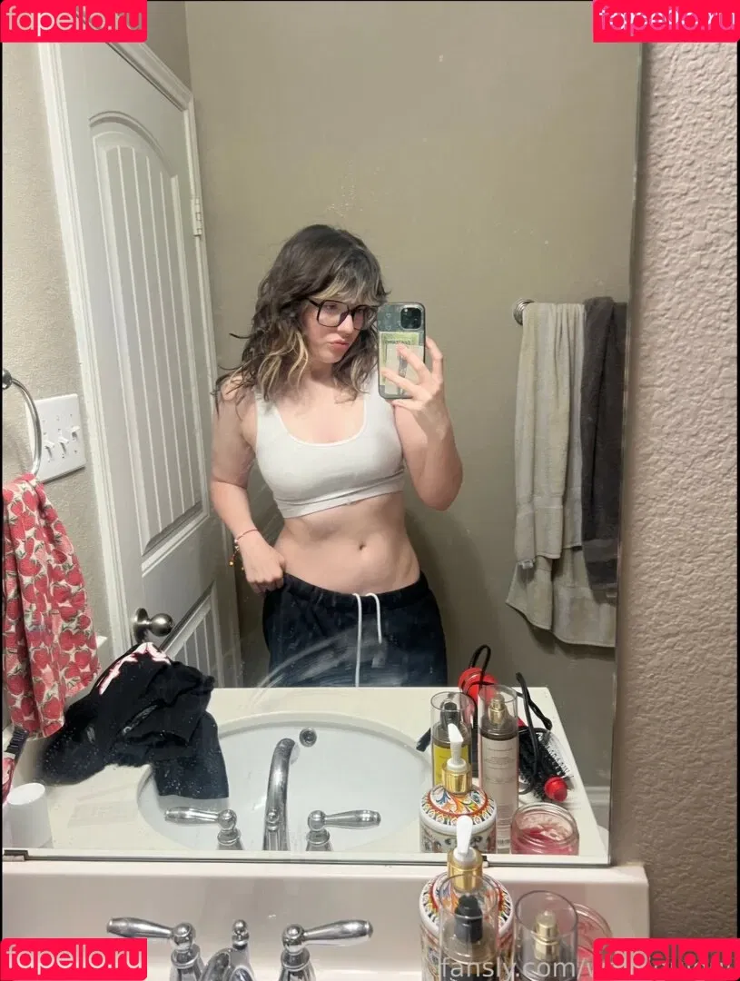 Waluiguigui Onlyfans Photo Gallery 