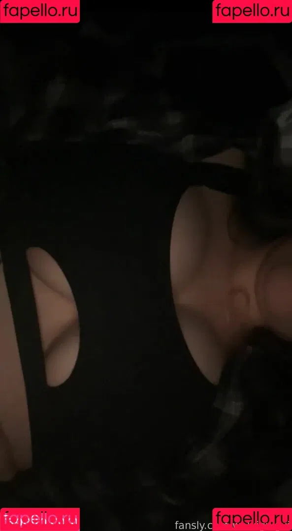 Waluiguigui Onlyfans Photo Gallery 