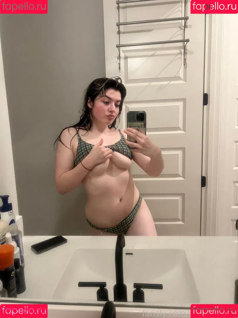 Waluiguigui Onlyfans Photo Gallery 