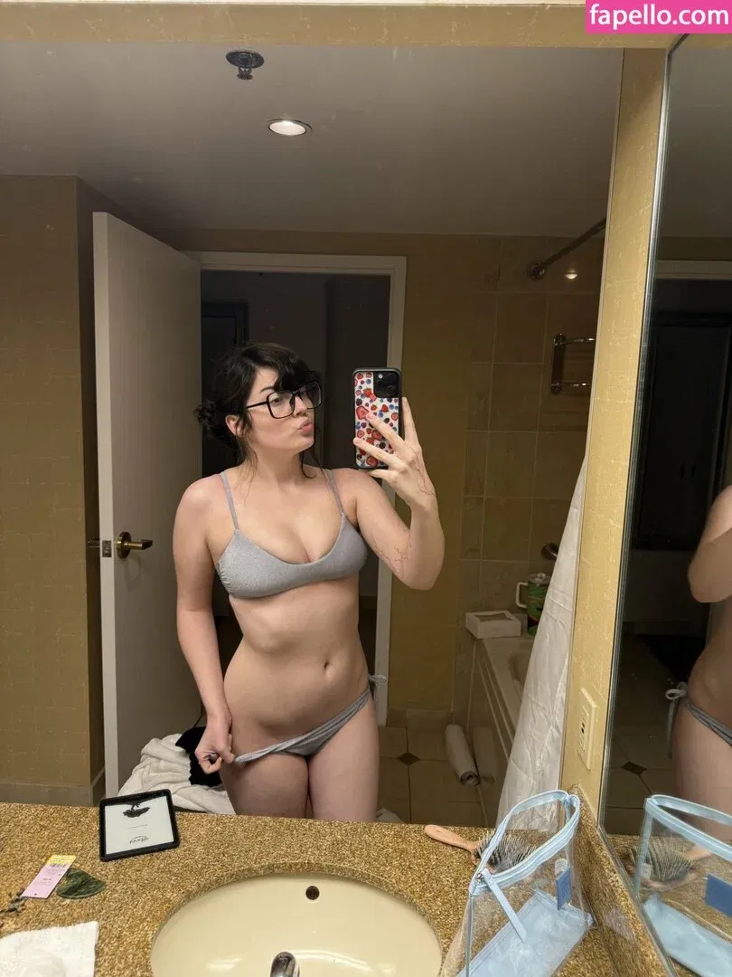 Waluiguigui Onlyfans Photo Gallery 