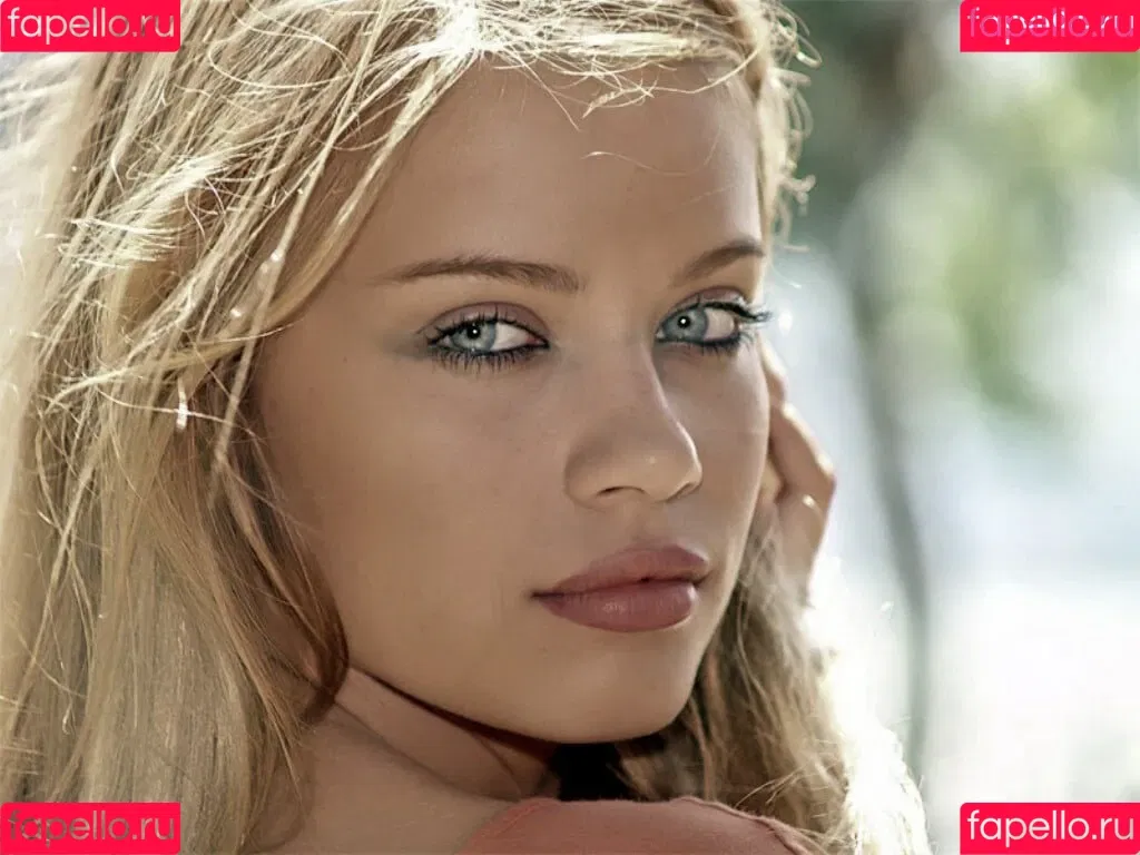 Xenia Tchoumitcheva Onlyfans Photo Gallery 