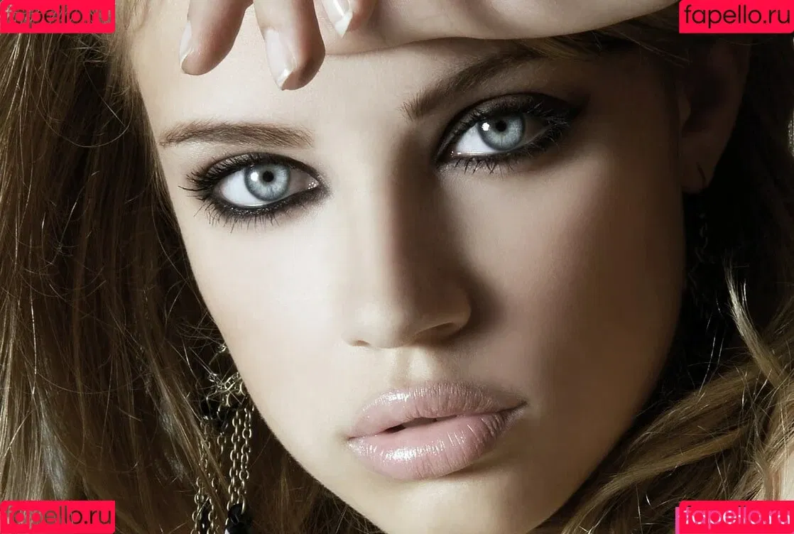 Xenia Tchoumitcheva Onlyfans Photo Gallery 